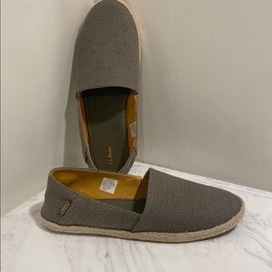 L.L. Bean Womens Olive Slip-On Shoes. Size 8. Excellent condition